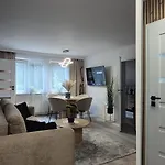 Aleklimat - Wsrod Zieleni - Obok Wyjscia Na Szlak Apartment